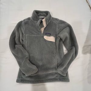 gray patagonia pullover fleece. hard to find!